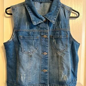 Women’s cropped denim vest